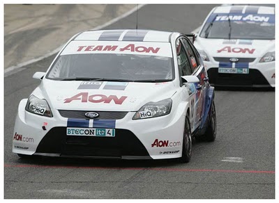 AON tim — Fordovi na TNG poređani na stazi